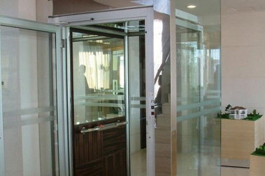 博尔塔拉玻璃观光电梯